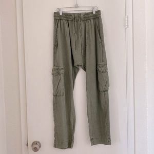 Size S Avec Les Filles faded green linen cargo drop crotch pants